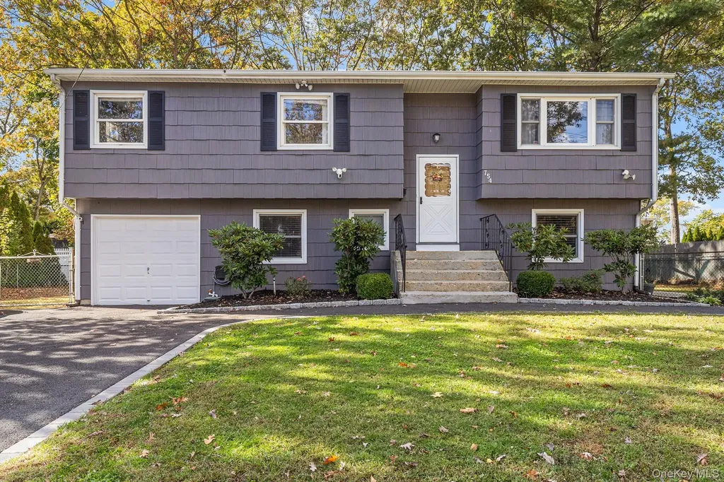 754 Broadway Brentwood NY 11717