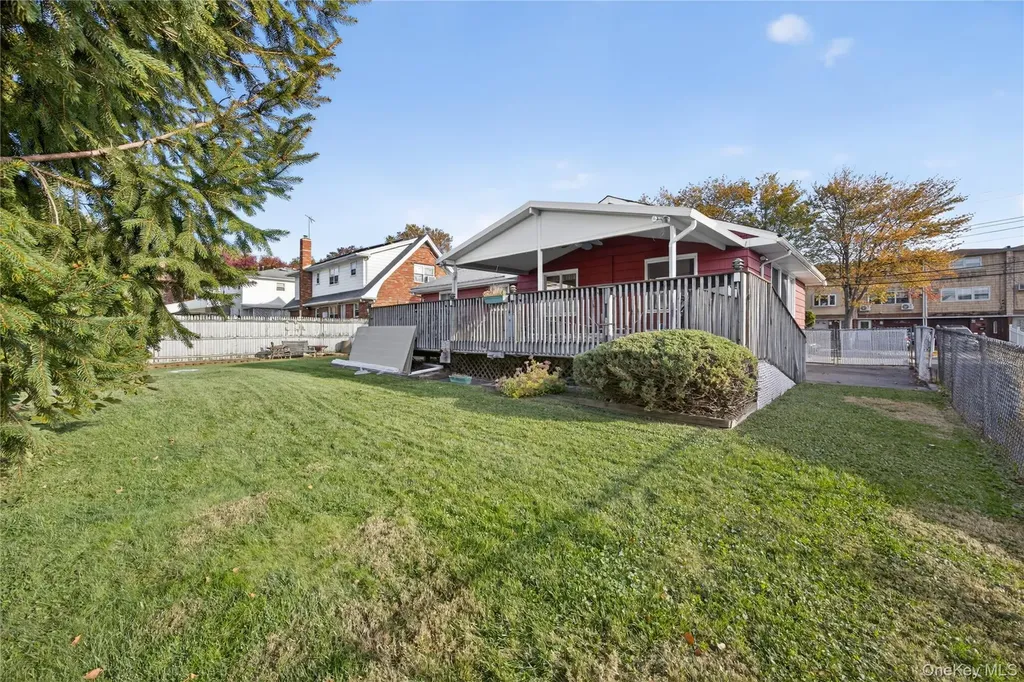 200 Mallory Avenue Staten Island NY 10305