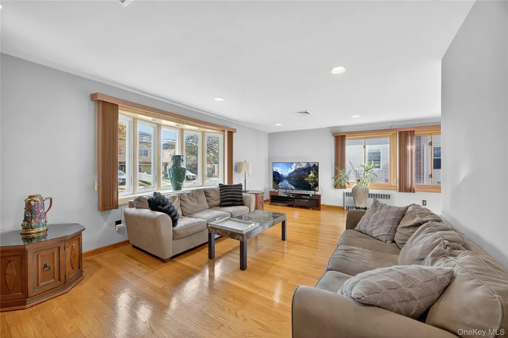 200 Mallory Avenue Staten Island NY 10305