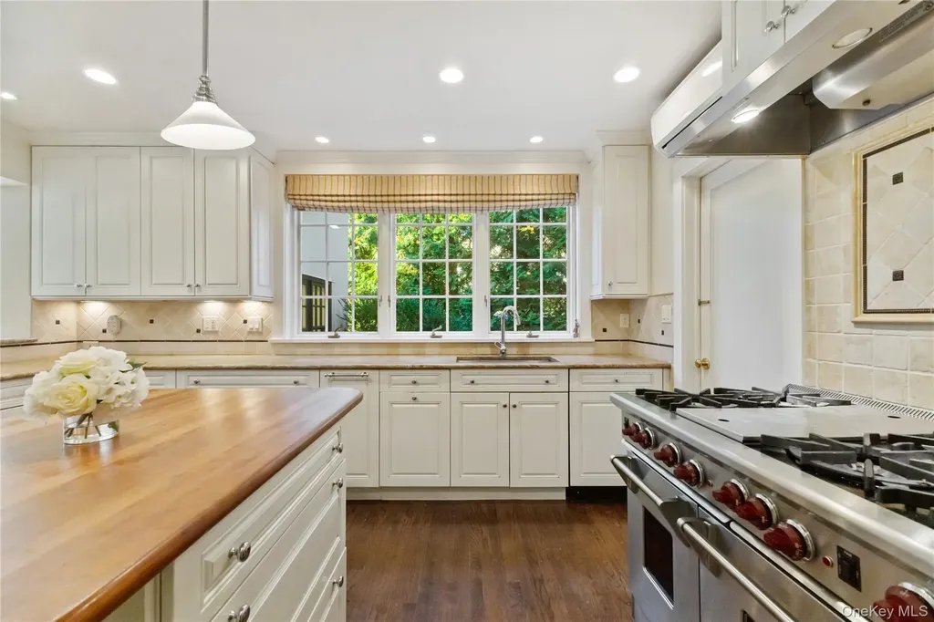 30 Studio Lane Bronxville NY 10708
