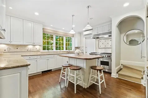 30 Studio Lane Bronxville NY 10708