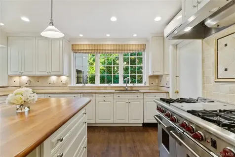 30 Studio Lane Bronxville NY 10708