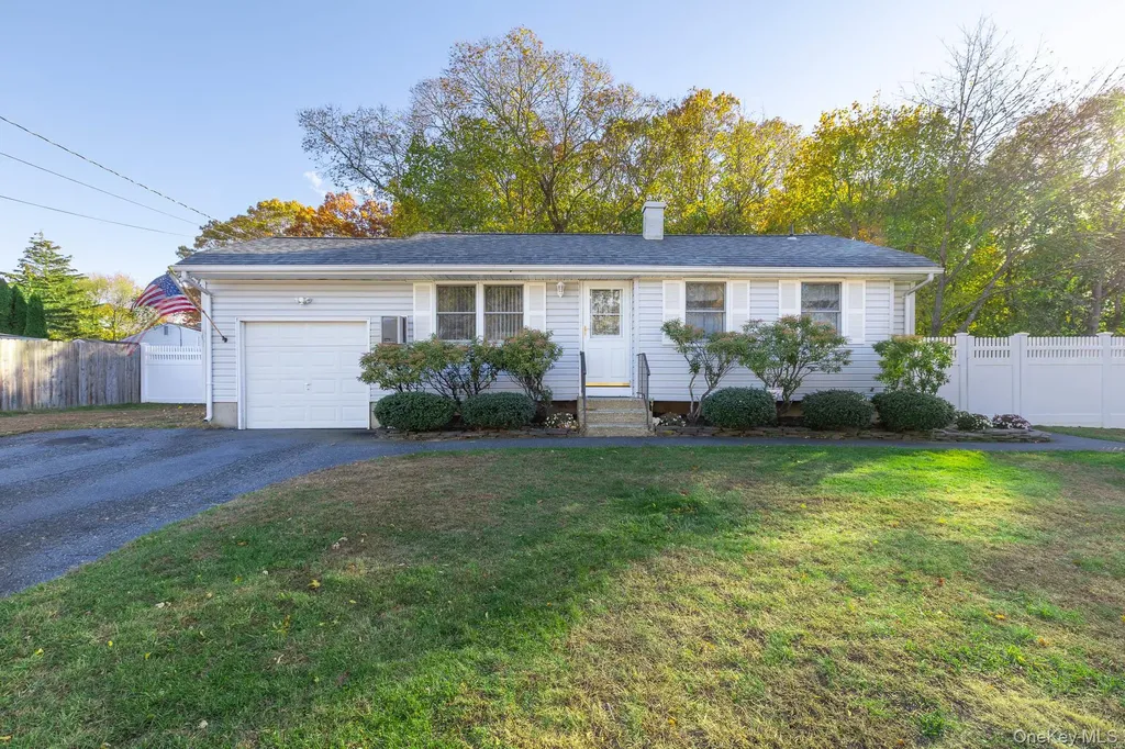 6 Talbot Lane Selden NY 11784