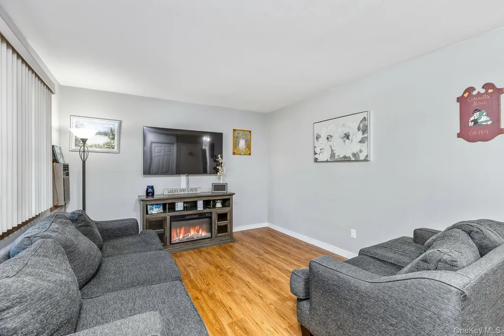 6 Talbot Lane Selden NY 11784