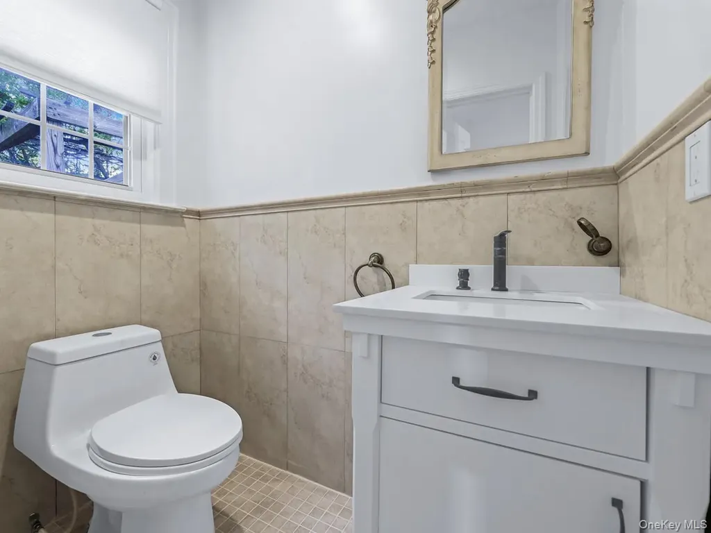 14 Nirvana Avenue Great Neck NY 11023