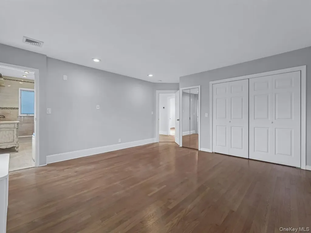 14 Nirvana Avenue Great Neck NY 11023