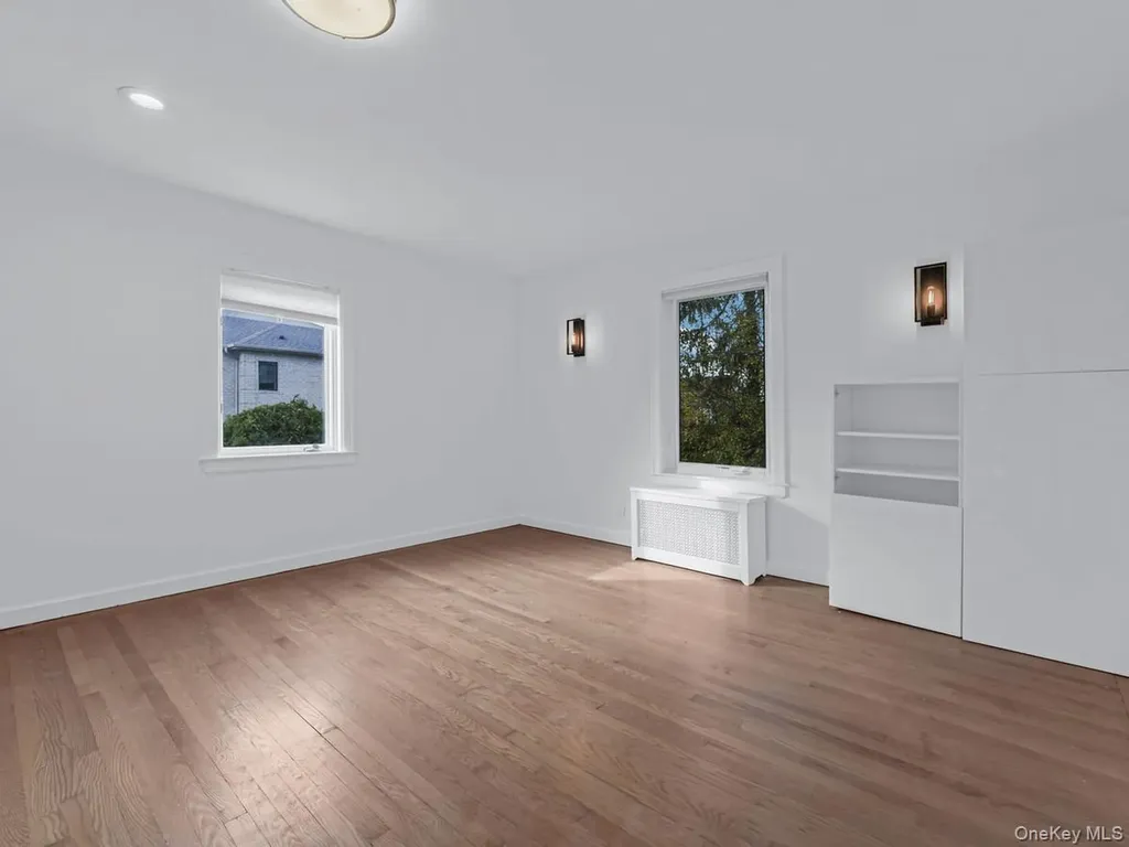 14 Nirvana Avenue Great Neck NY 11023