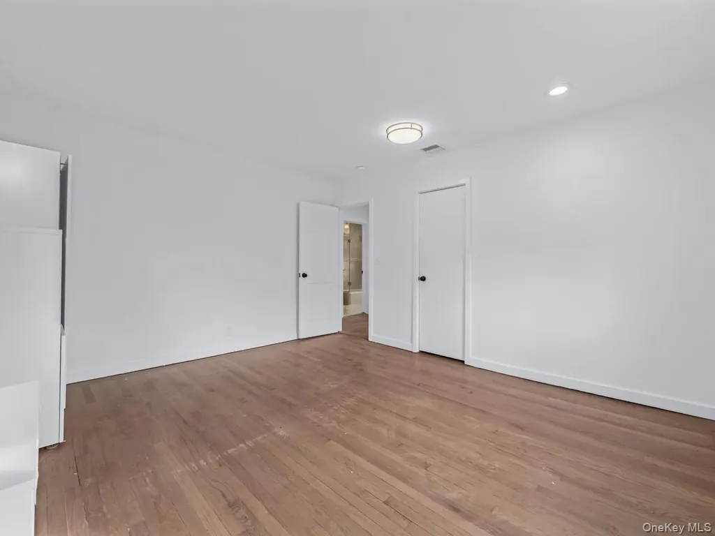 14 Nirvana Avenue Great Neck NY 11023