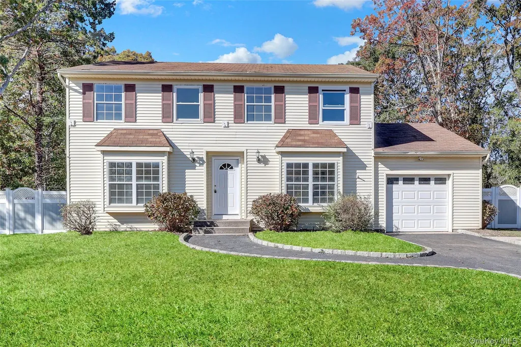 20 Gabon Lane Coram NY 11727