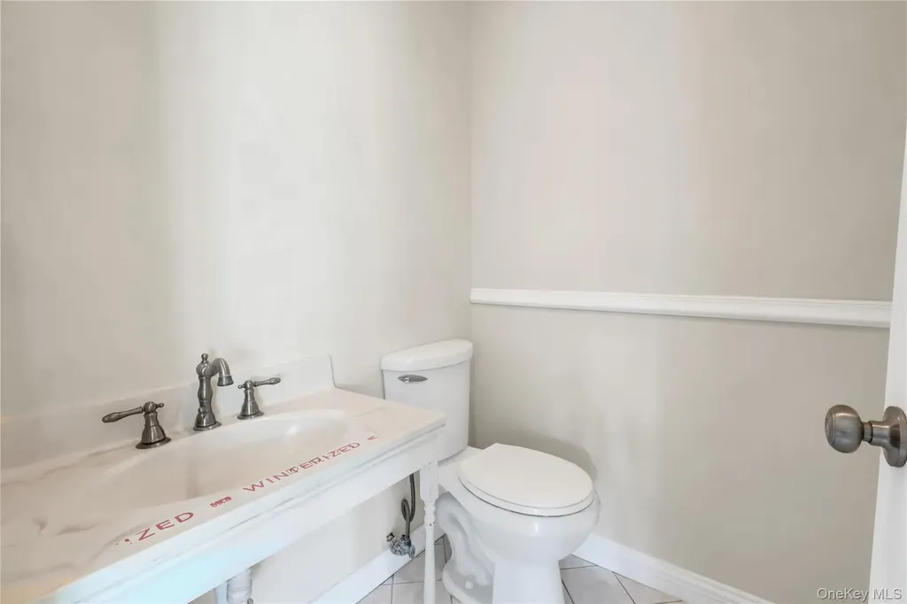 20 Gabon Lane Coram NY 11727
