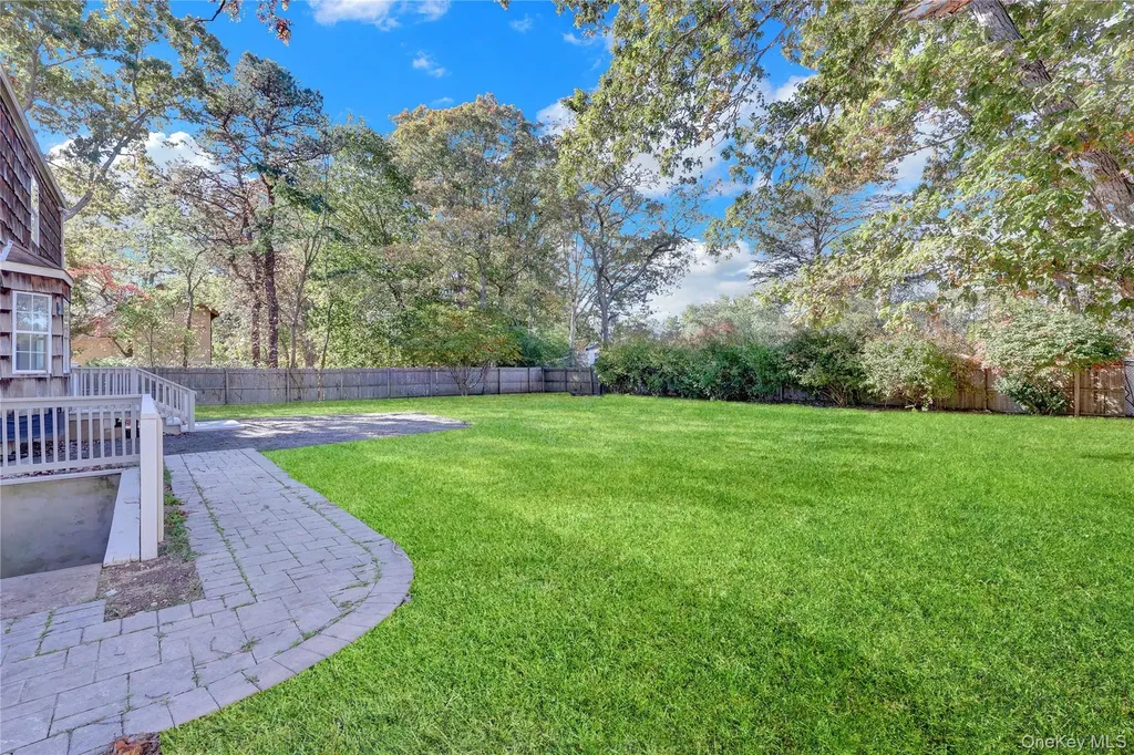 20 Gabon Lane Coram NY 11727