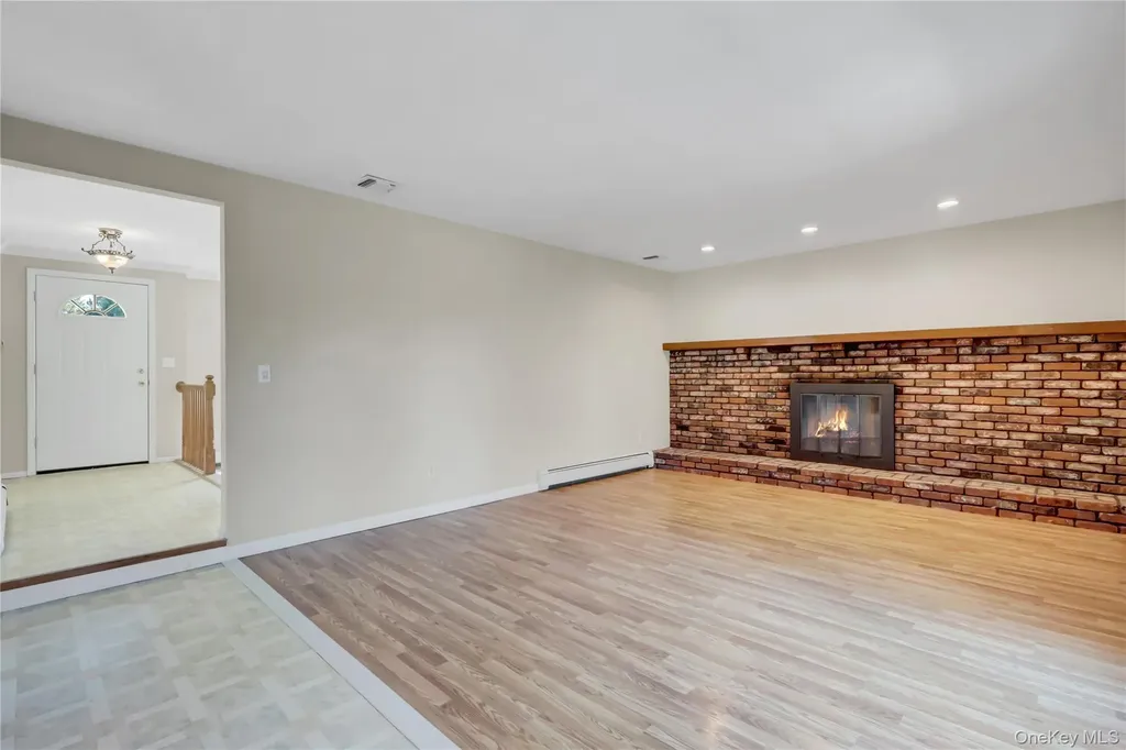 20 Gabon Lane Coram NY 11727