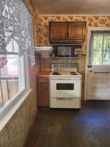 29 Red Barn Road Hyde Park NY 12538