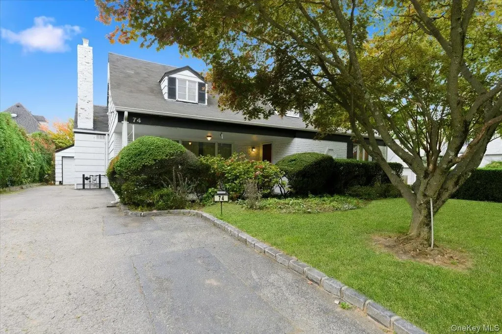 74 Colgate Road Great Neck NY 11023