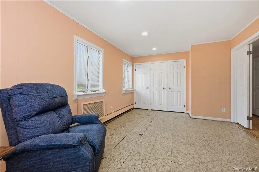 74 Colgate Road Great Neck NY 11023