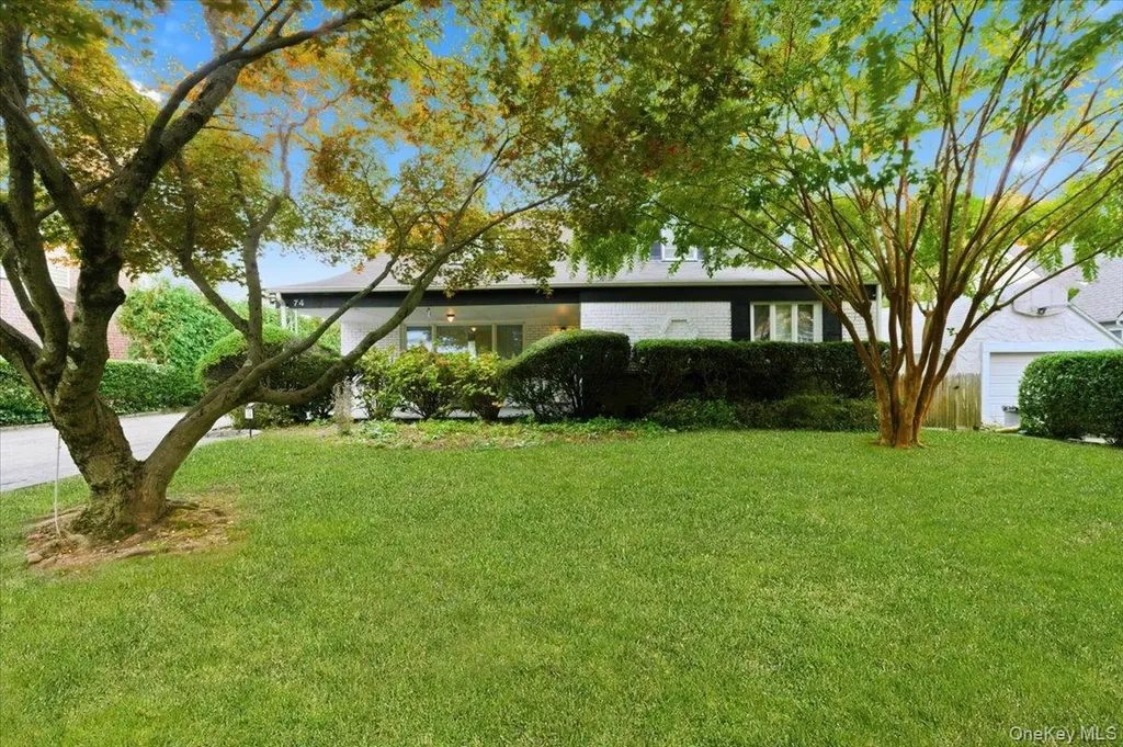 74 Colgate Road Great Neck NY 11023