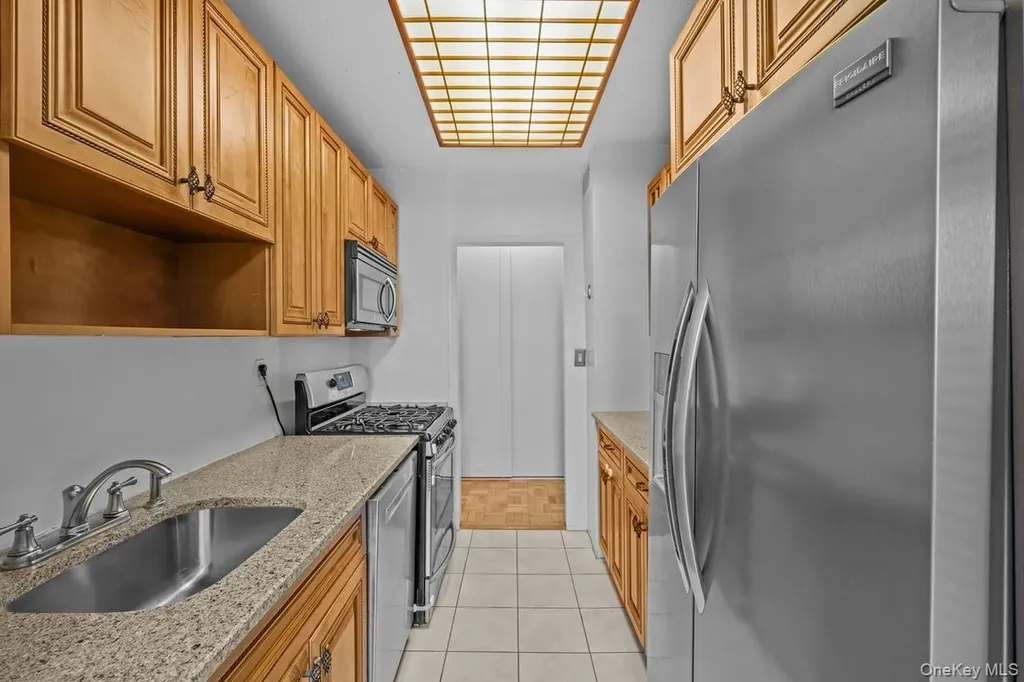 2400 Johnson Avenue Bronx NY 10463