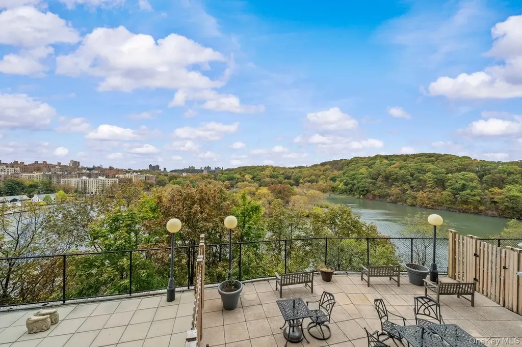 2400 Johnson Avenue Bronx NY 10463
