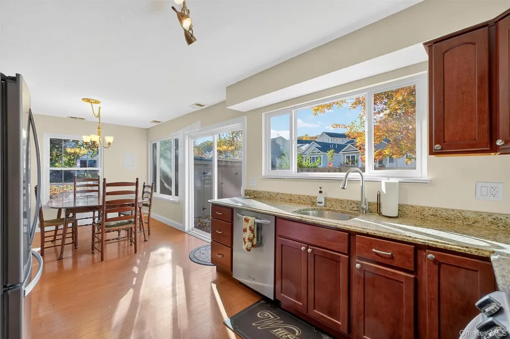 48 Sunny Brook Circle Highland NY 12528