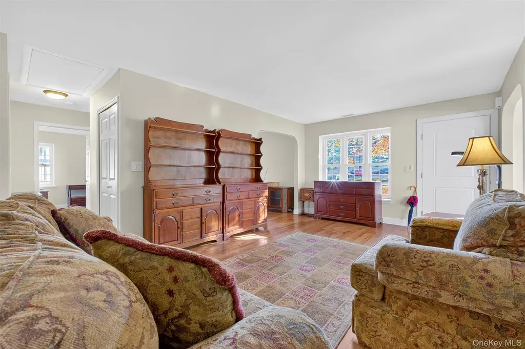 48 Sunny Brook Circle Highland NY 12528