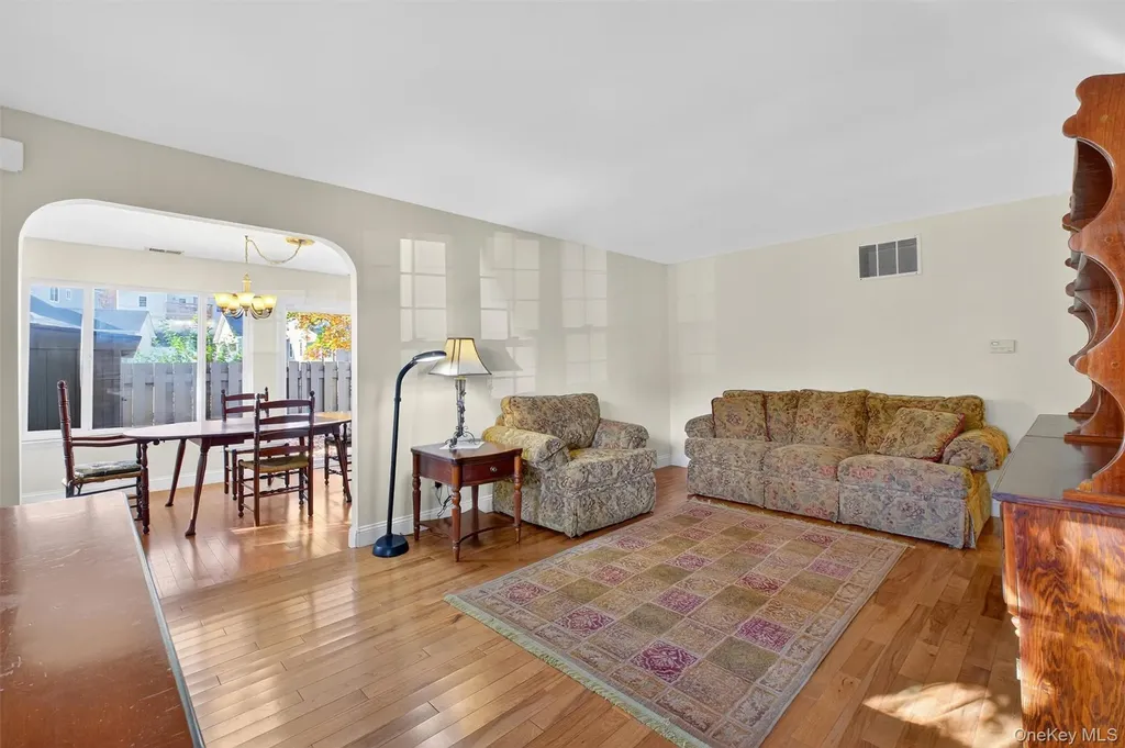 48 Sunny Brook Circle Highland NY 12528
