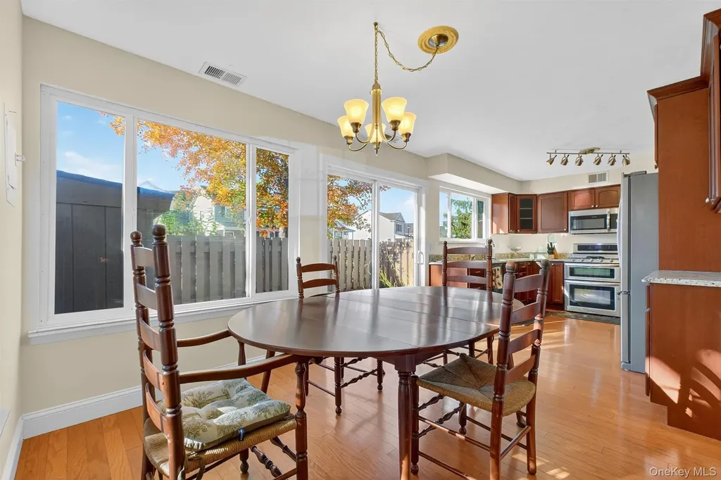 48 Sunny Brook Circle Highland NY 12528
