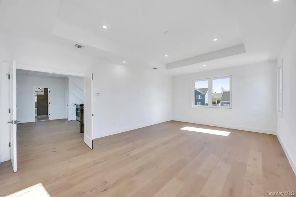 14 Bark Lane Levittown NY 11756
