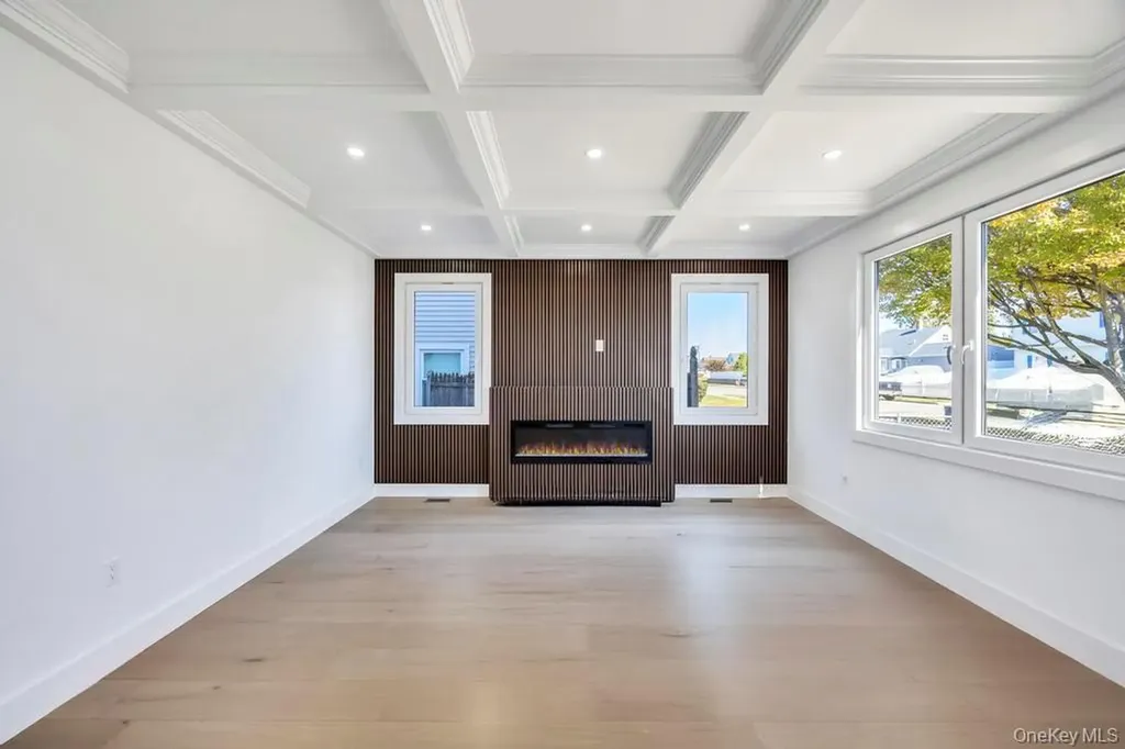 14 Bark Lane Levittown NY 11756