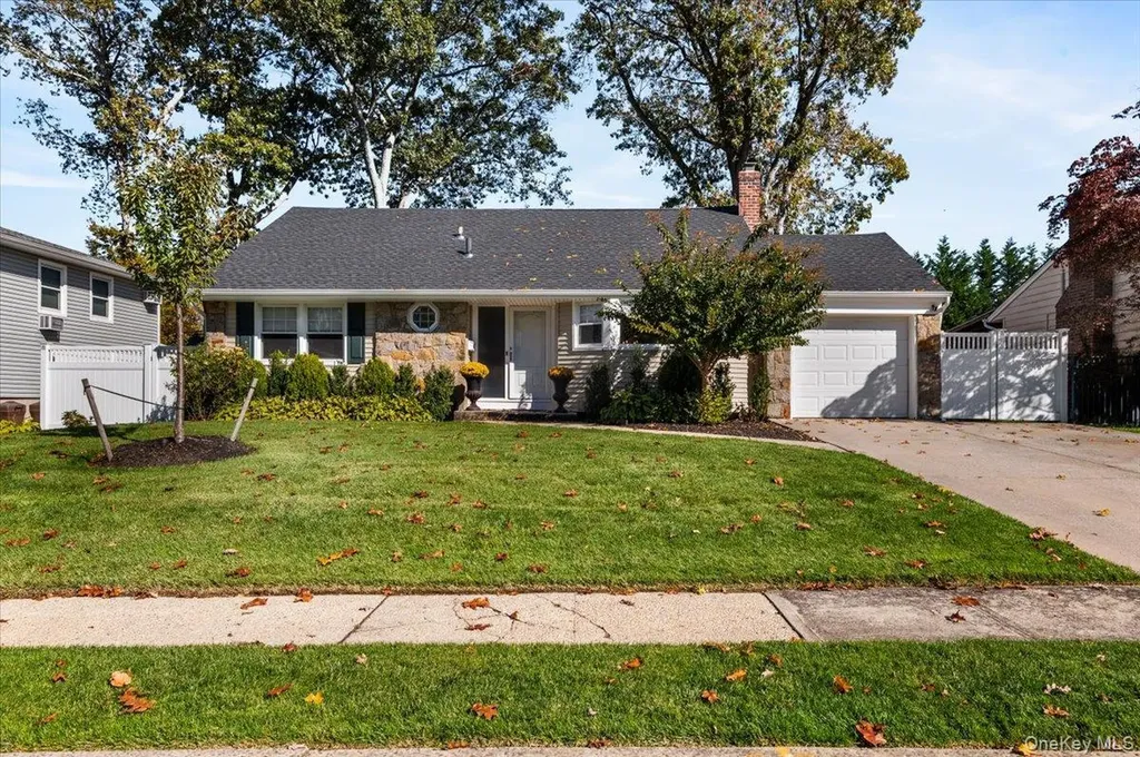 23 Mahan Road Old Bethpage NY 11804