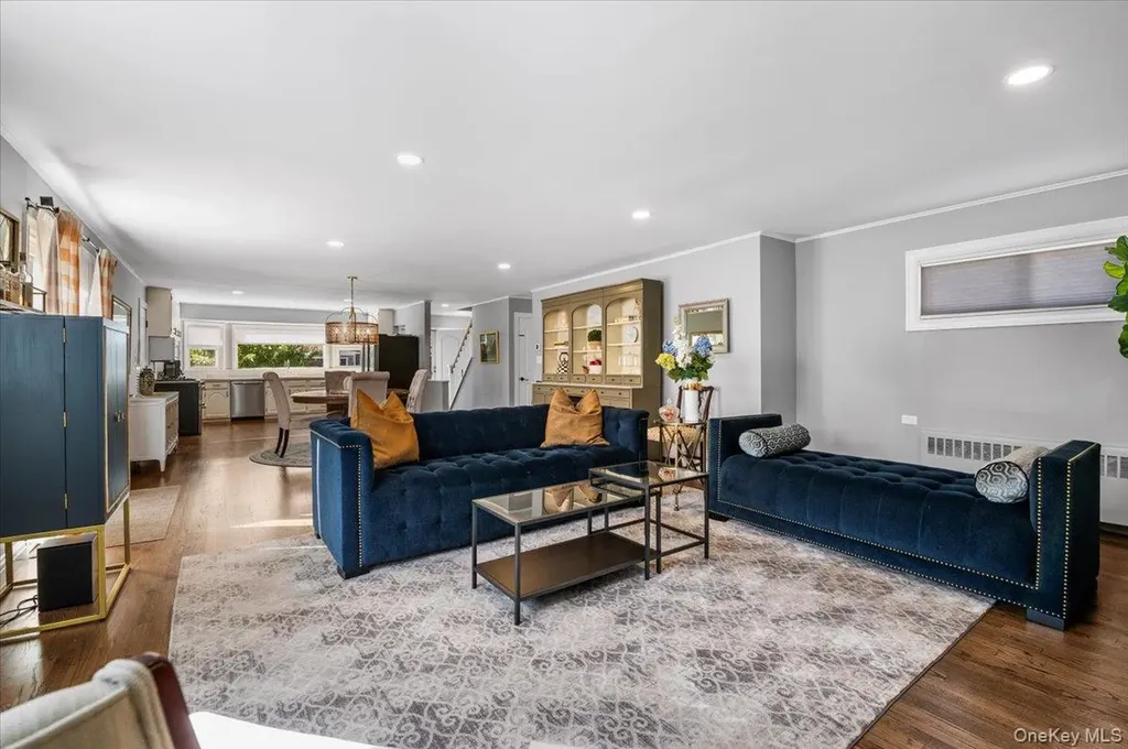 23 Mahan Road Old Bethpage NY 11804