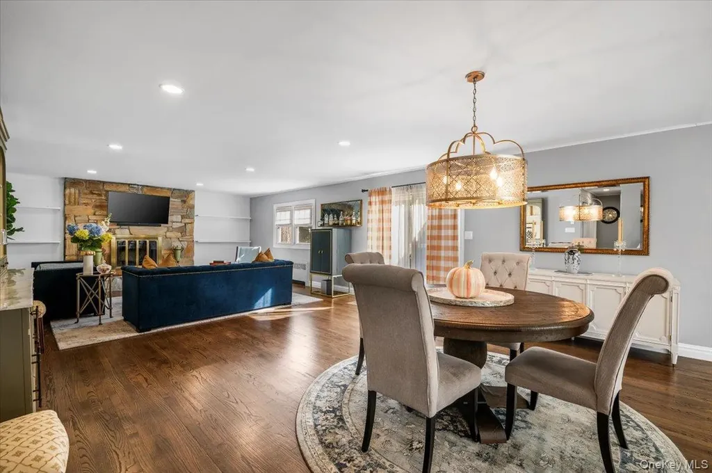 23 Mahan Road Old Bethpage NY 11804