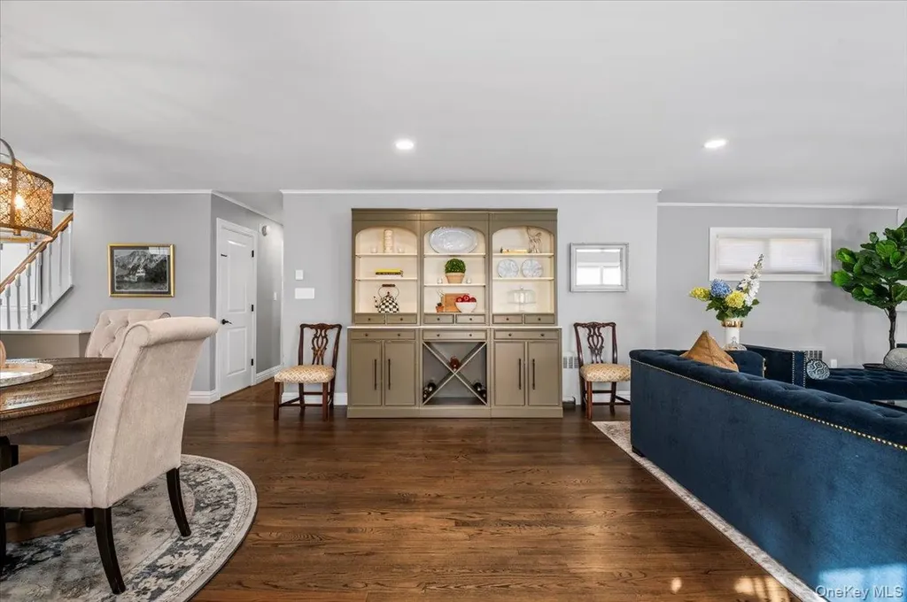 23 Mahan Road Old Bethpage NY 11804