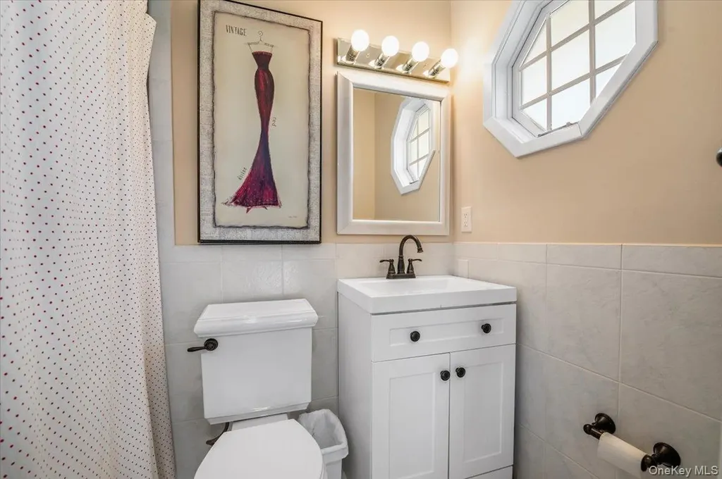 23 Mahan Road Old Bethpage NY 11804