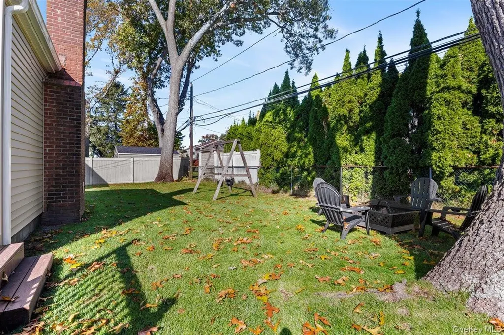 23 Mahan Road Old Bethpage NY 11804
