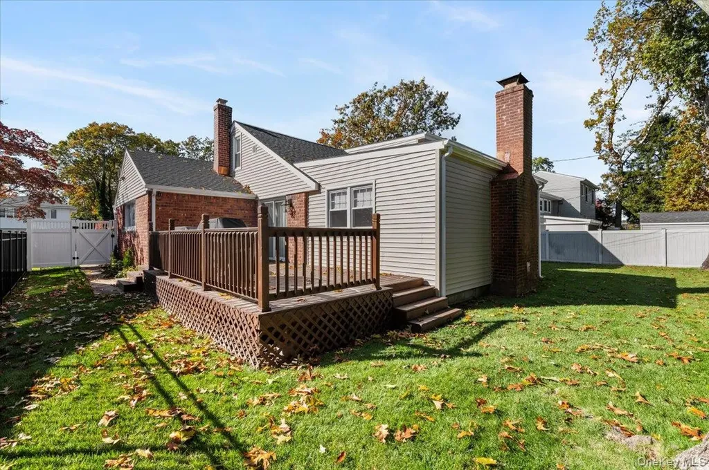 23 Mahan Road Old Bethpage NY 11804