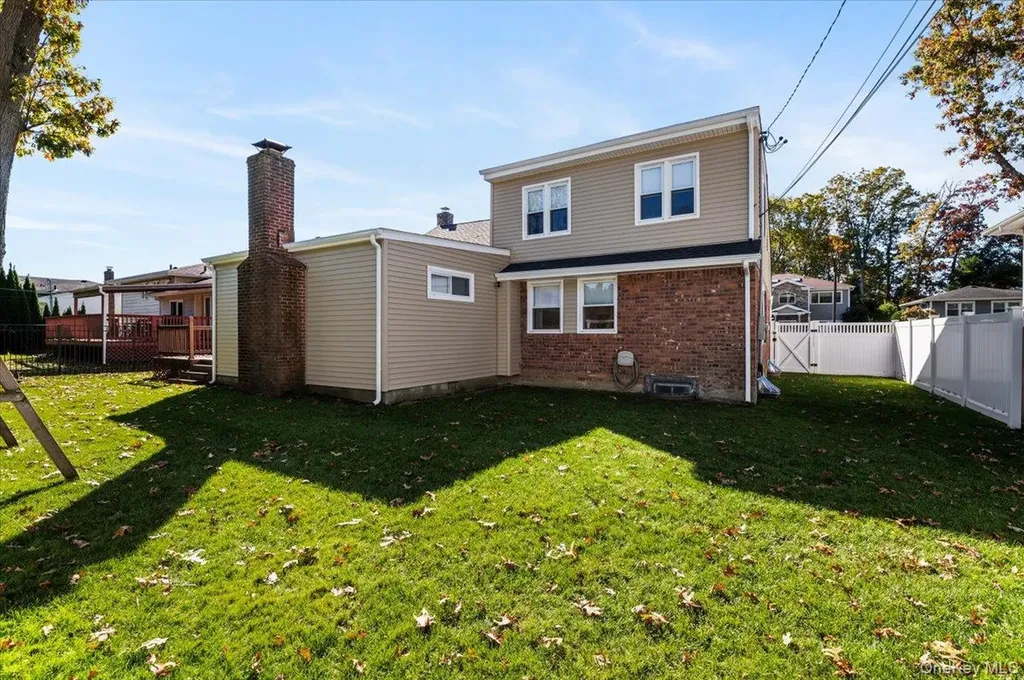 23 Mahan Road Old Bethpage NY 11804