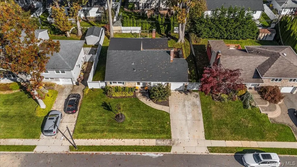 23 Mahan Road Old Bethpage NY 11804