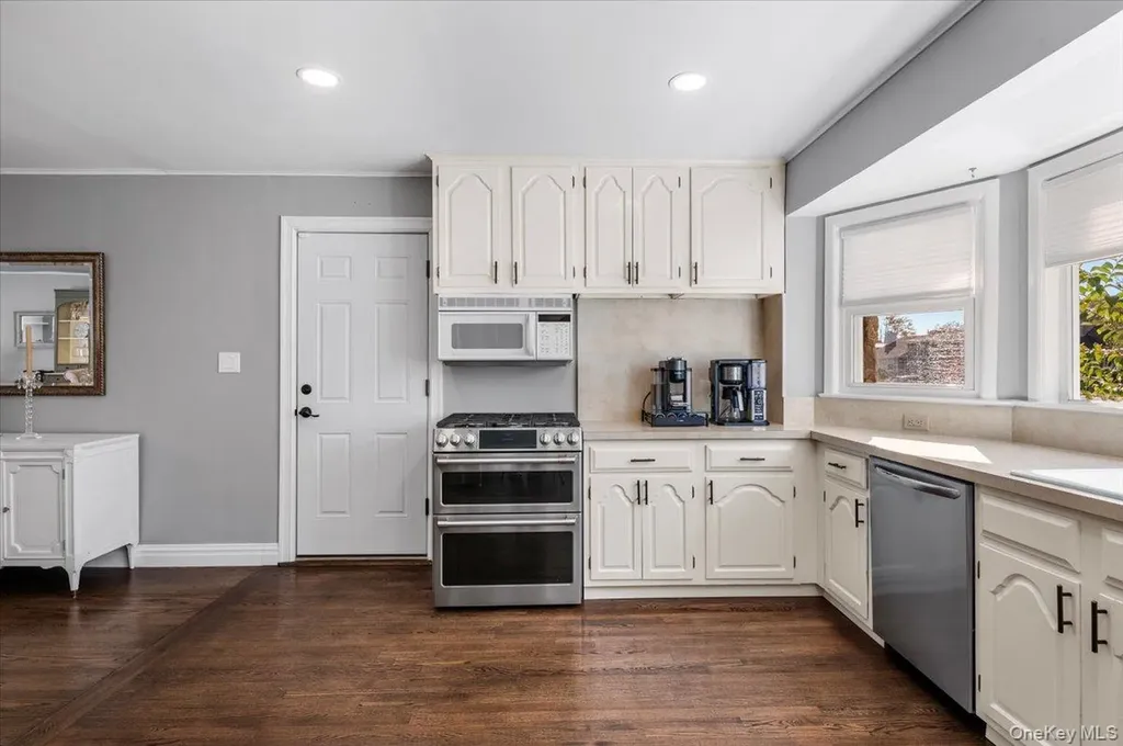 23 Mahan Road Old Bethpage NY 11804