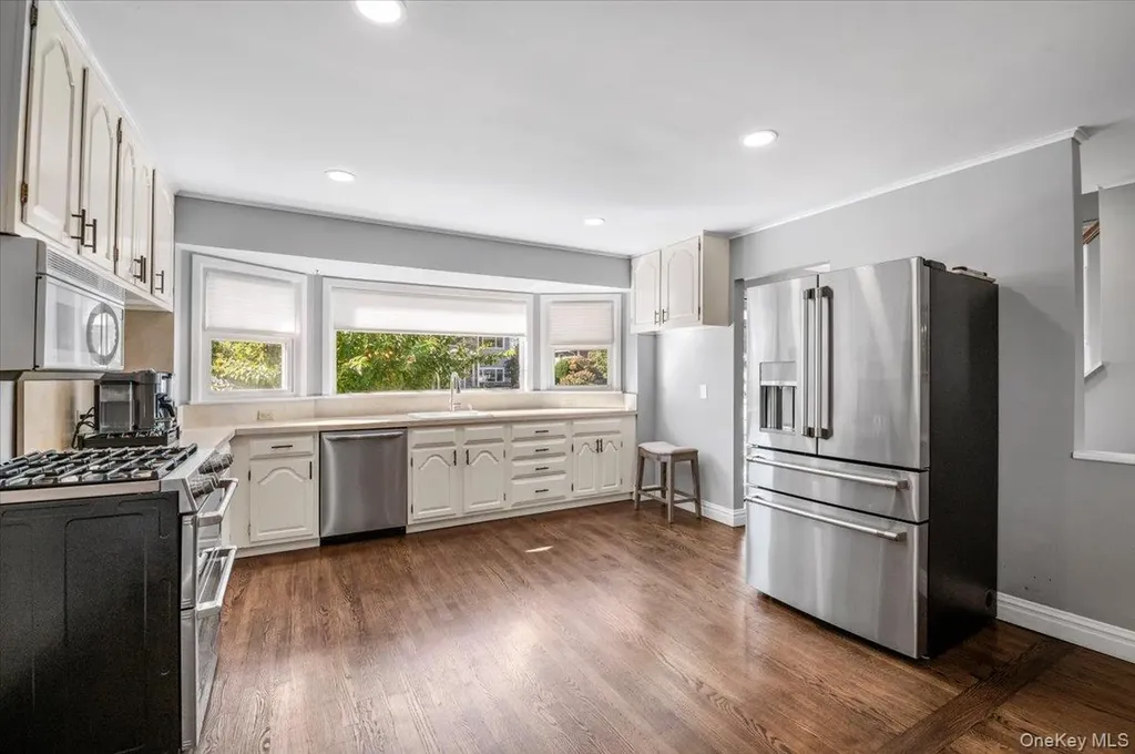 23 Mahan Road Old Bethpage NY 11804