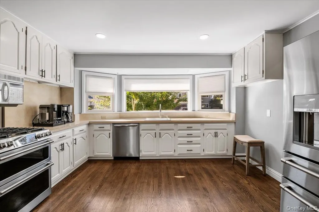 23 Mahan Road Old Bethpage NY 11804