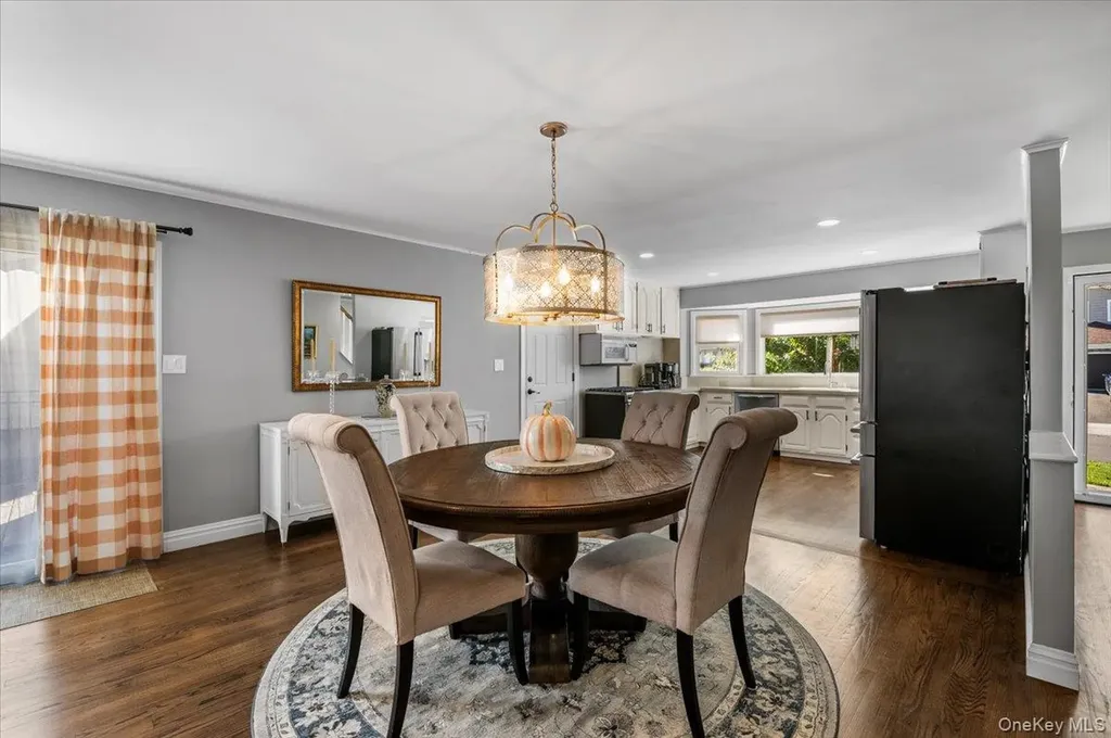 23 Mahan Road Old Bethpage NY 11804