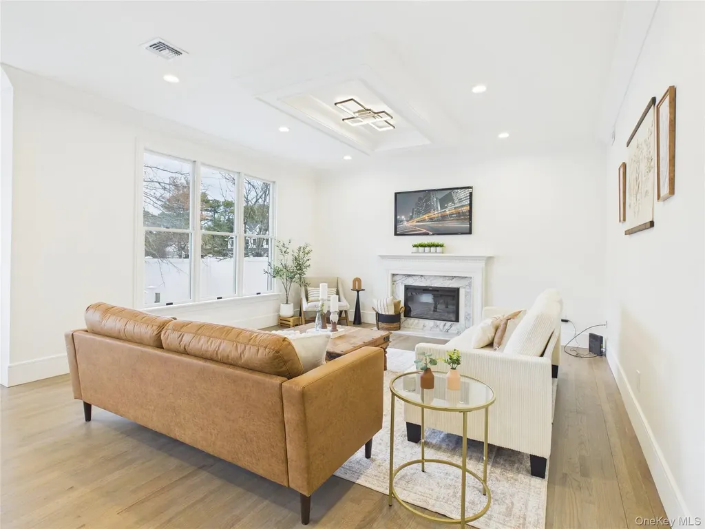 21 Pine Edge Place Dix Hills NY 11746