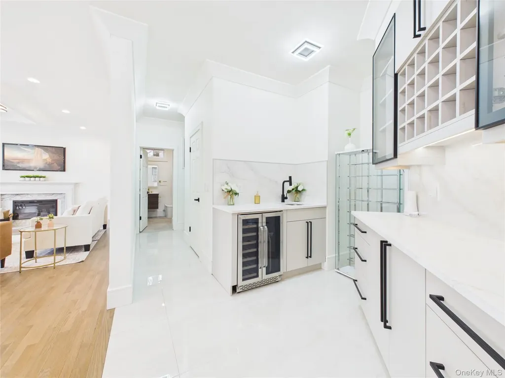 21 Pine Edge Place Dix Hills NY 11746
