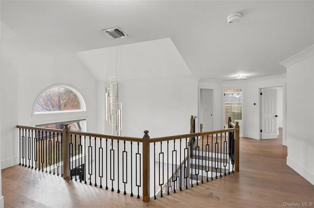 21 Pine Edge Place Dix Hills NY 11746