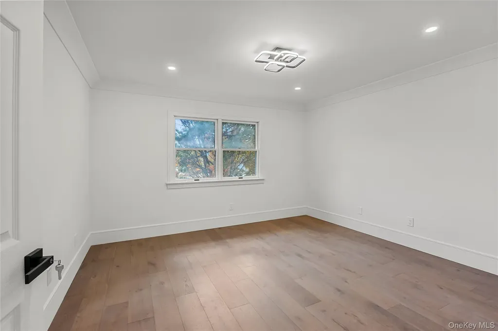 21 Pine Edge Place Dix Hills NY 11746