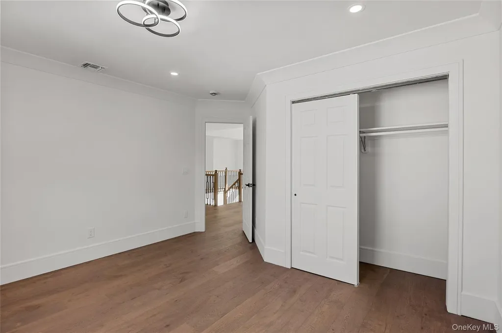 21 Pine Edge Place Dix Hills NY 11746