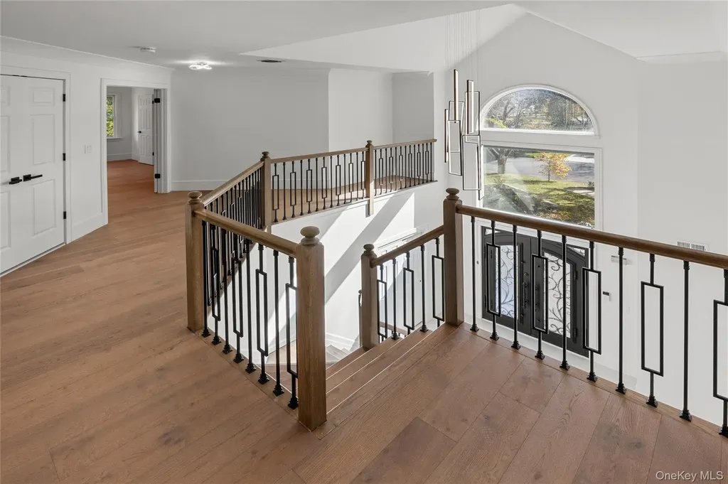21 Pine Edge Place Dix Hills NY 11746