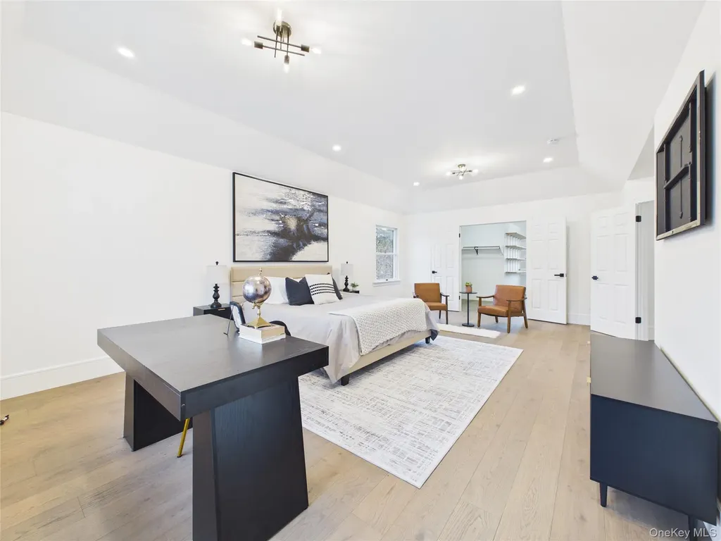 21 Pine Edge Place Dix Hills NY 11746