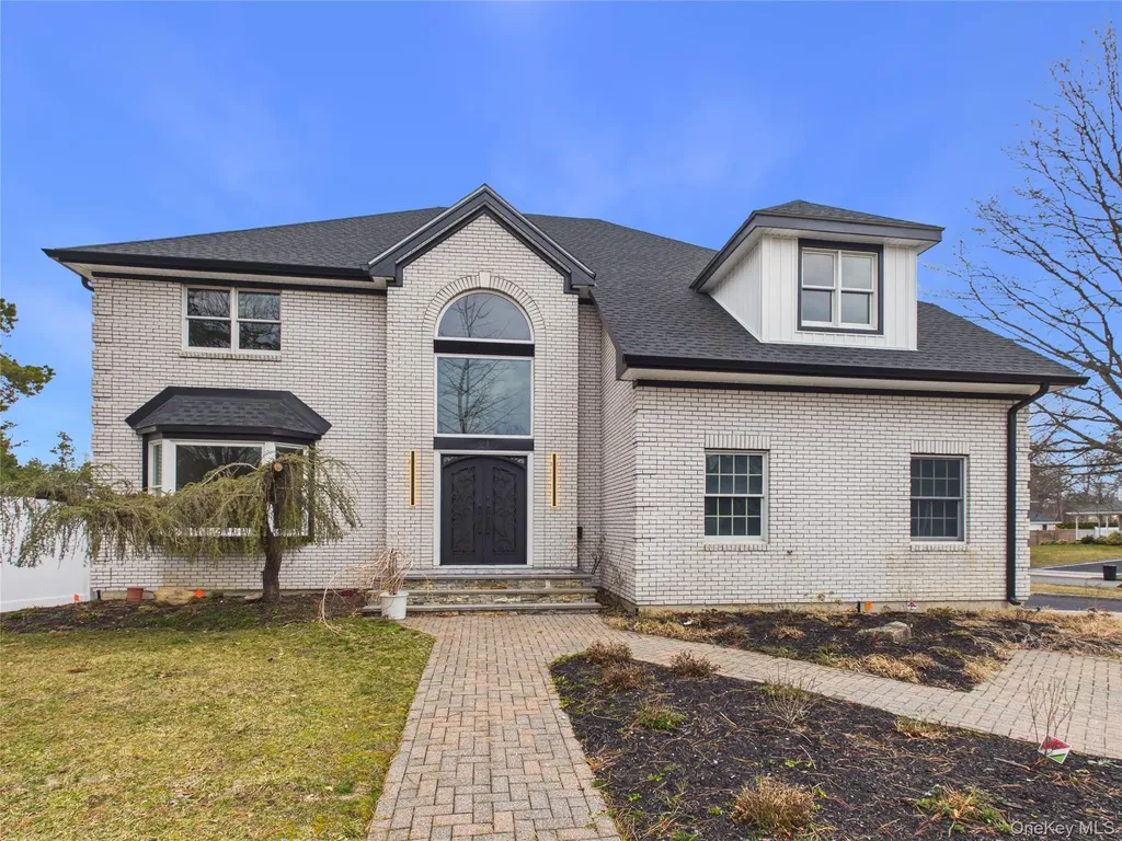 21 Pine Edge Place Dix Hills NY 11746
