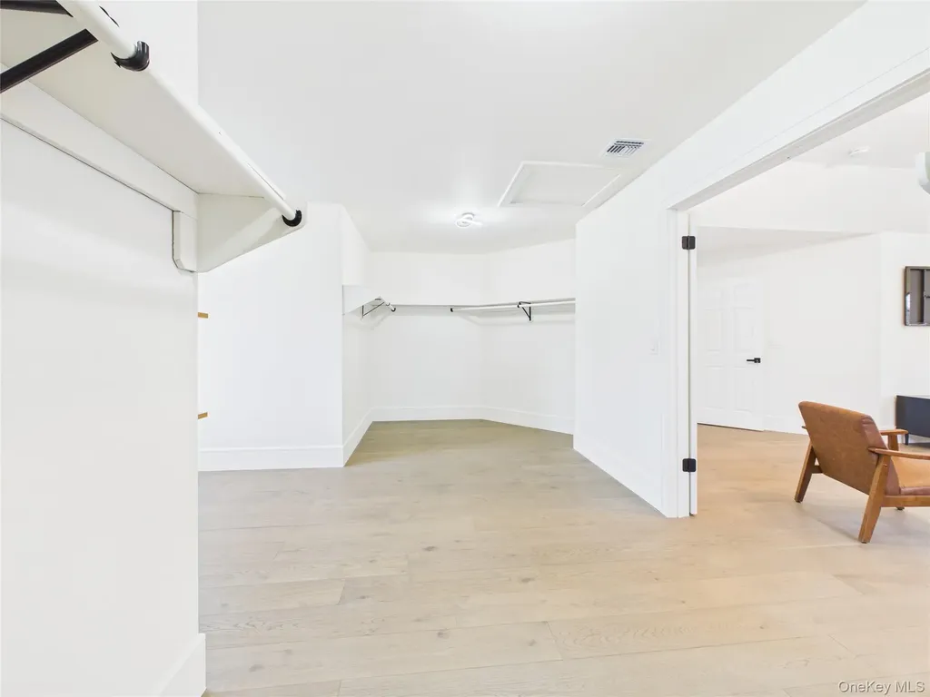 21 Pine Edge Place Dix Hills NY 11746